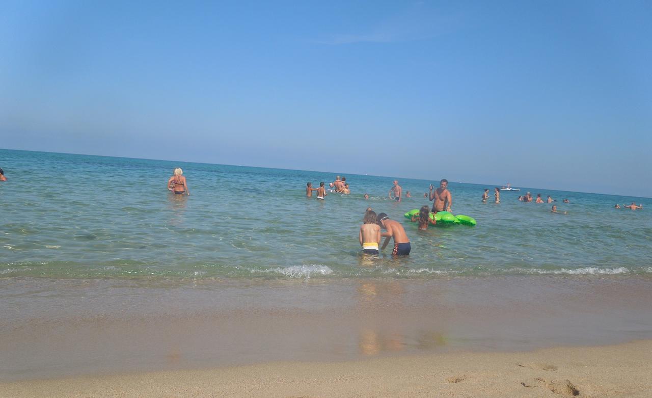 אפרטהוטל באדזי Baia Delle Mimose מראה חיצוני תמונה